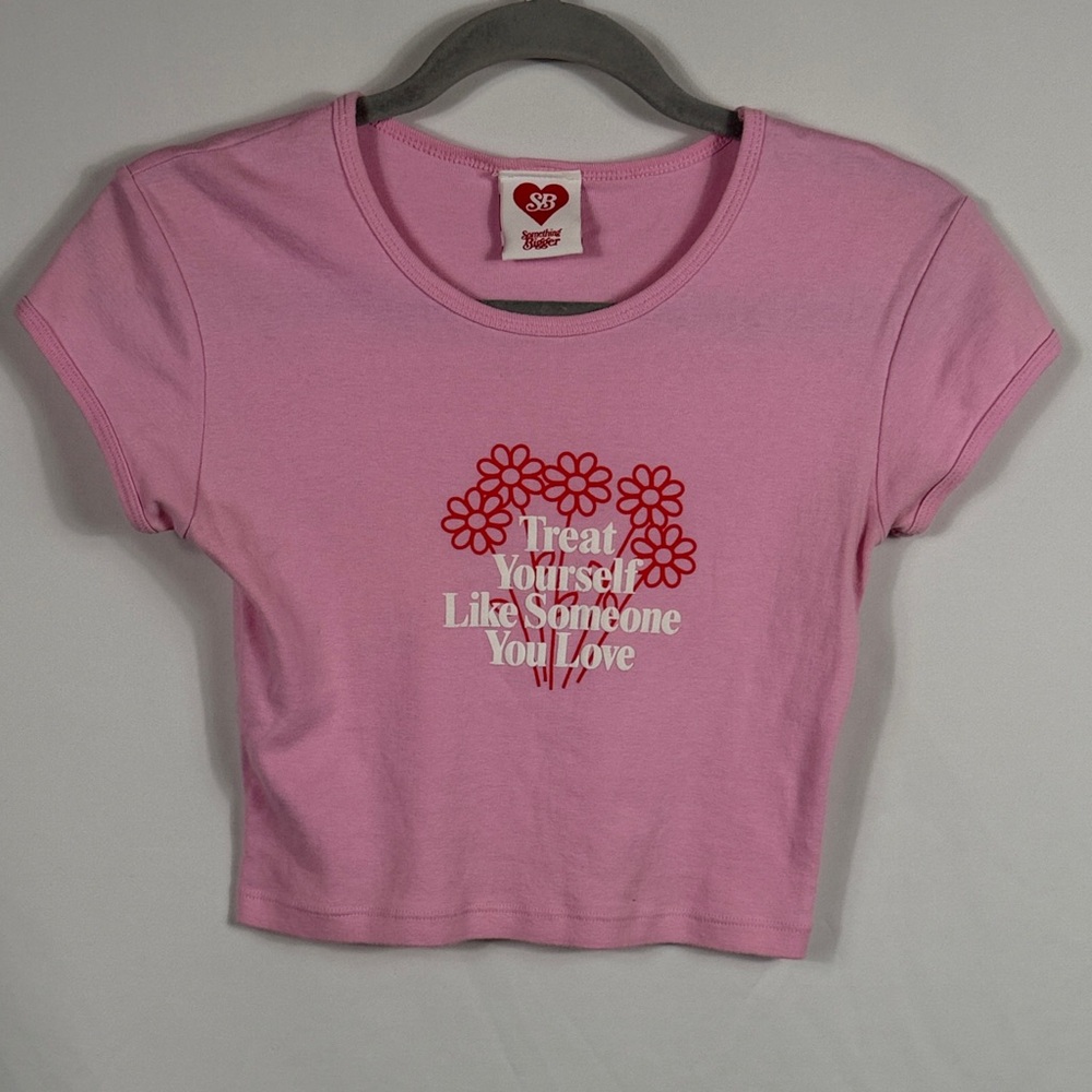 Pink Floral Graphic‎ Crop Top. Valentines tee. Womens Size S. Flowers
